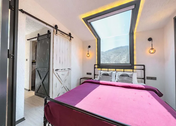 Mossa Afkule Kayakoey Hotel